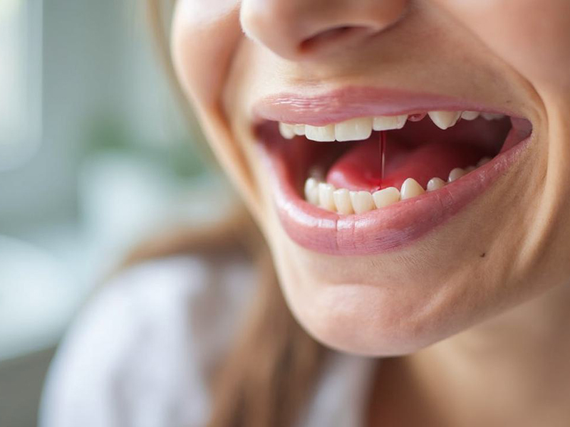  Hospital doctors examine patients so that