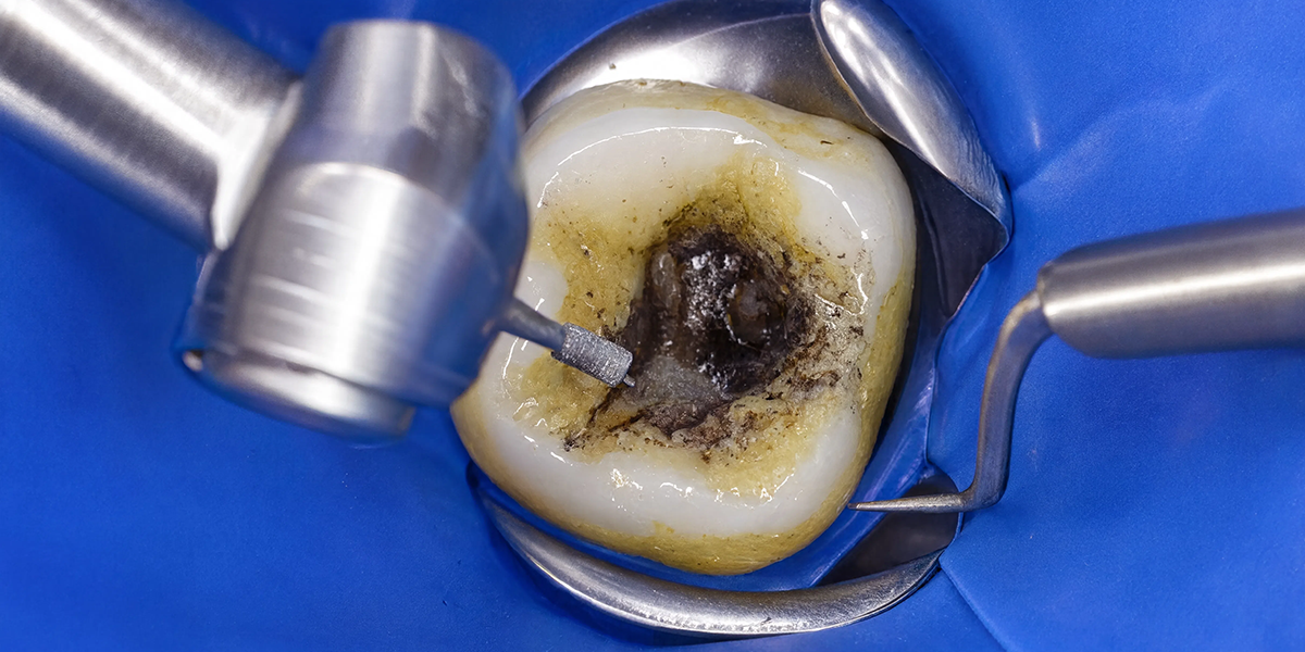  Hospital doctors examine patients so that